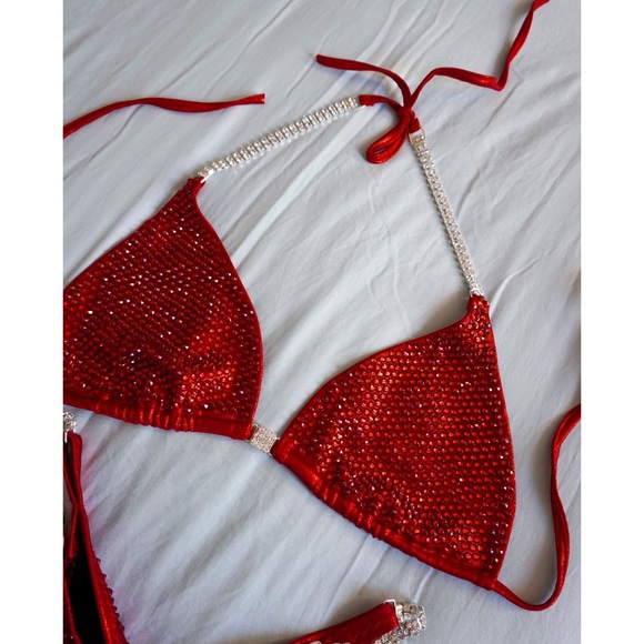 NPC Bikini, RED - Picture 4 of 9